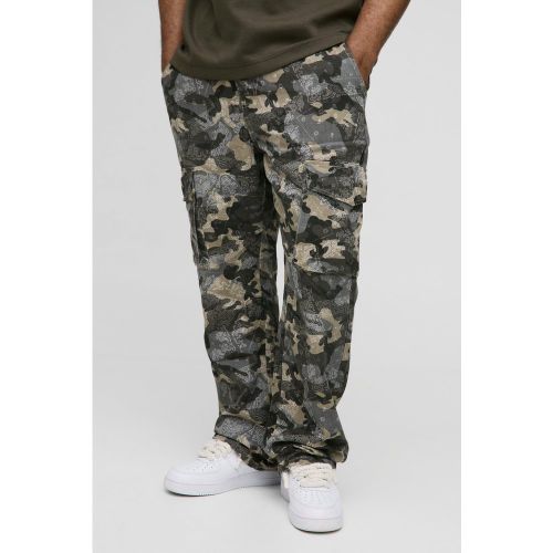 Plus Slim Flare Gusset Camo Bandana Cargo Trouser - 38 - Boohooman - Modalova