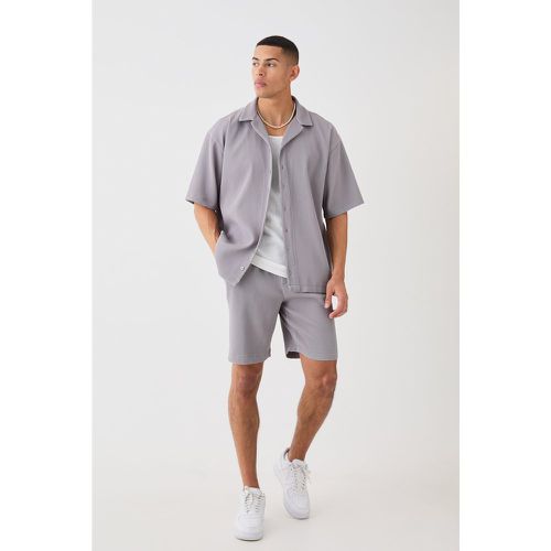 Ensemble oversize plissé avec chemise à manches courtes et short - XS - Boohooman - Modalova