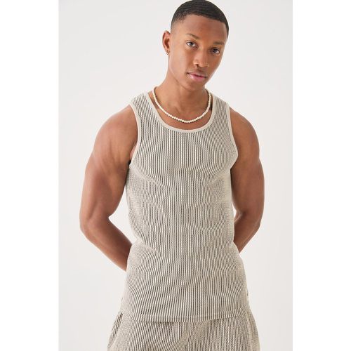 Muscle Fit Textured Vest With Woven Tab - Boohooman - Modalova