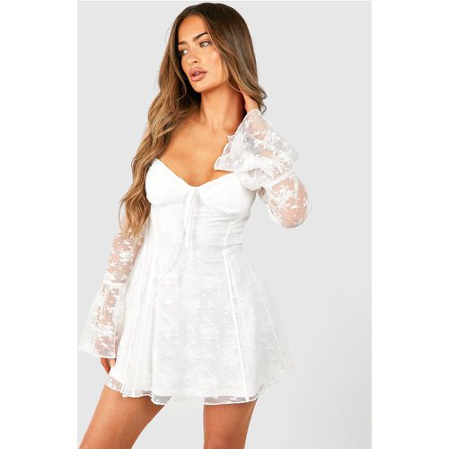 Robe Courte En Dentelle À Manches Évasées - 36 - boohoo - Modalova