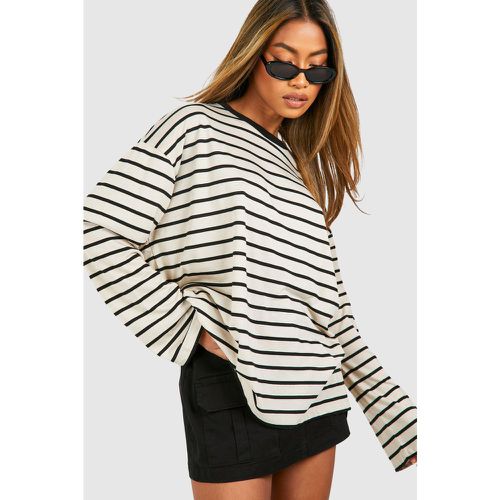 Wide Sleeve Thin Stripe T-Shirt - boohoo - Modalova