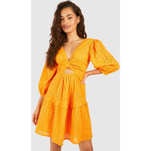 Robe Courte À Découpe Et Broderie - 36 - boohoo - Modalova