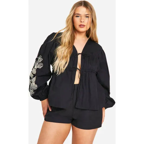 Grande Taille - Blouse Nouée À Broderie - 44 - boohoo - Modalova