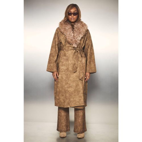 Grande Taille - Trench Enduit À Col En Synthétique - 44 - boohoo - Modalova