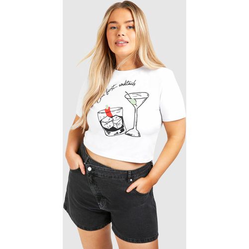 Grande Taille - T-Shirt Court À Slogan But First Cocktails - 44 - boohoo - Modalova