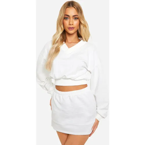 V Neck Crop Sweatshirt And Skirt Set - Blanc Écru - S, Blanc Écru - boohoo - Modalova