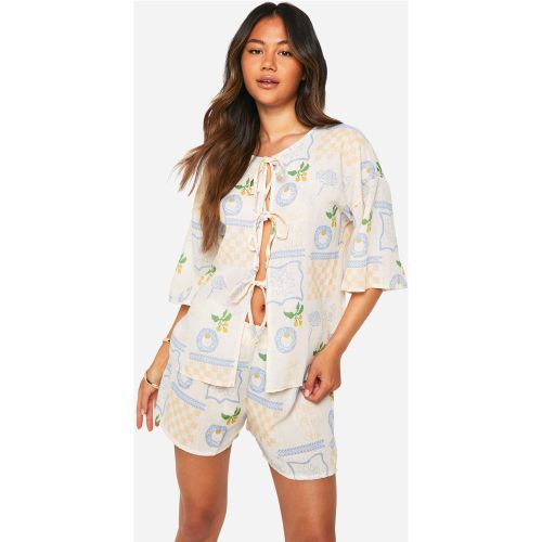 Ensemble À Imprimé Carte Avec Blouse Nouée Et Short - 34 - boohoo - Modalova