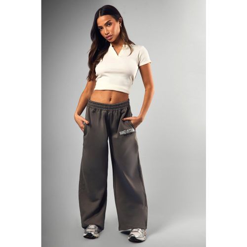 Petite" - Jogging Droit À Slogan Dsgn Studio - S - boohoo - Modalova