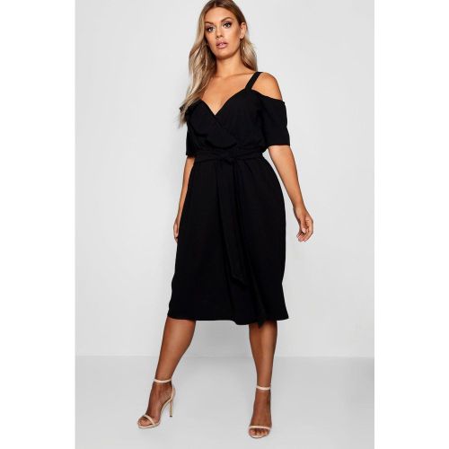 Grande Taille - Robe Mi-Longue Volantée À Décolleté Plongeant Et Ceinture - 56 - boohoo - Modalova