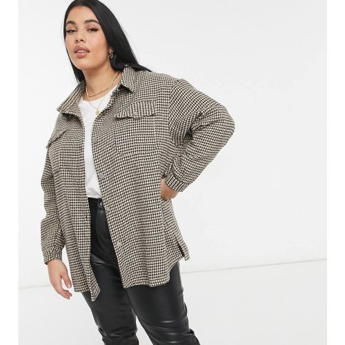 X Saffron Barker - Veste chemise en tweed à motif pied-de-poule - marron - In The Style Plus - Modalova