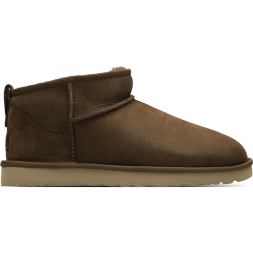 Classic Bottines - Vert - Taille: 40 - Cuir suédé - Foot Locker - Ugg - Modalova