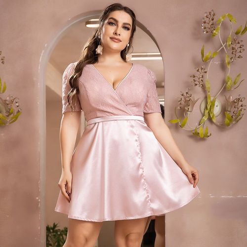 Robe en satin en dentelle - SHEIN - Modalova