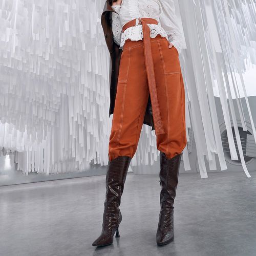 Pantalon carotte à surpiqûres ceinturé - SHEIN - Modalova