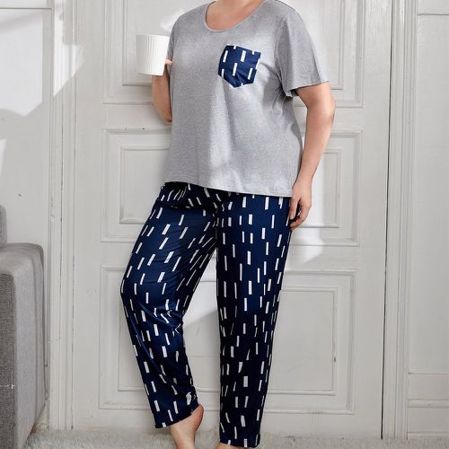 Ensemble de pyjama pantalon à imprimé et t-shirt à patch à poche - SHEIN - Modalova
