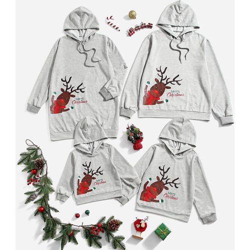 Pièce Sweat-shirt à capuche avec motif renne de Noël et slogan à cordon - SHEIN - Modalova