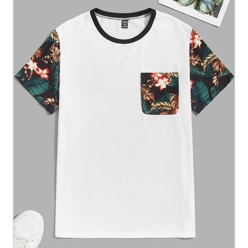 T-shirt à imprimé tropical à poche - SHEIN - Modalova
