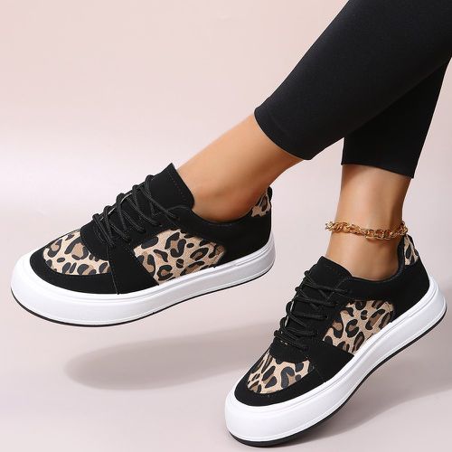 Chaussures skateboard léopard à lacets - SHEIN - Modalova