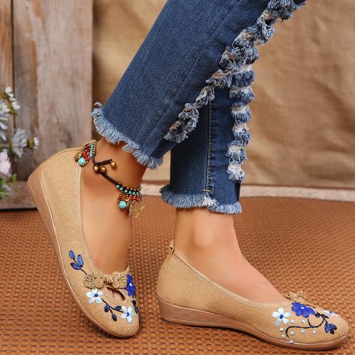 Chaussures plates brodé fleur à bouton chinois - SHEIN - Modalova