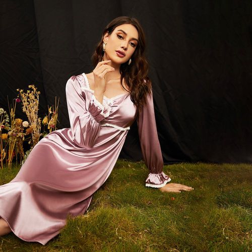 Robe de nuit à encolure de cœur à ruché en satin - SHEIN - Modalova