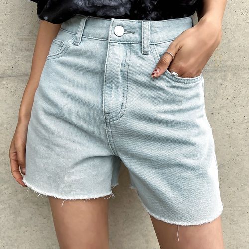 Short en jean taille haute à ourlet effiloché - SHEIN - Modalova