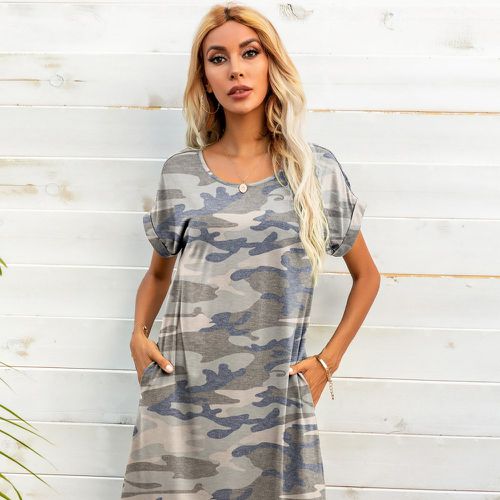 Robe t-shirt à imprimé camouflage manches roulées - SHEIN - Modalova