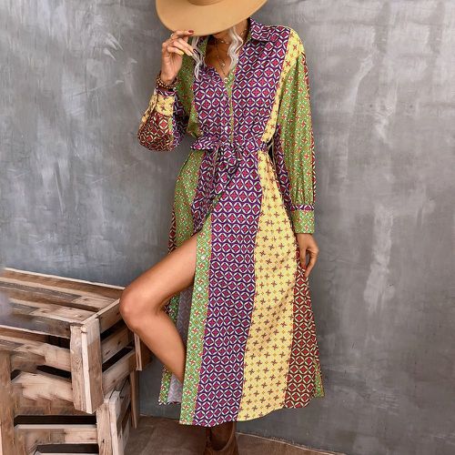 Robe chemise à imprimé géométrique à blocs de couleurs ceinturée - SHEIN - Modalova