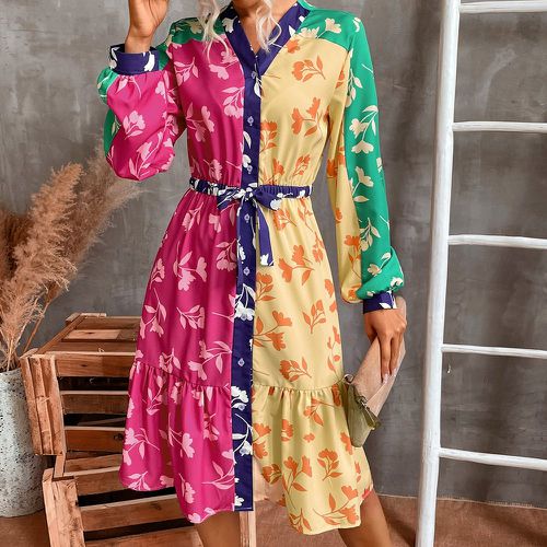 Robe à blocs de couleurs à imprimé floral à cordon à volants - SHEIN - Modalova