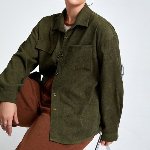 Chemise poche à rabat en velours côtelé - SHEIN - Modalova