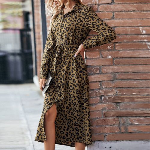 Robe chemise léopard à bouton - SHEIN - Modalova