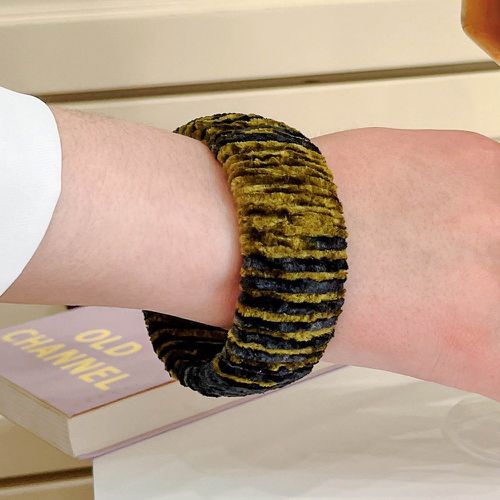Bracelet bicolore en tissu duveteux - SHEIN - Modalova