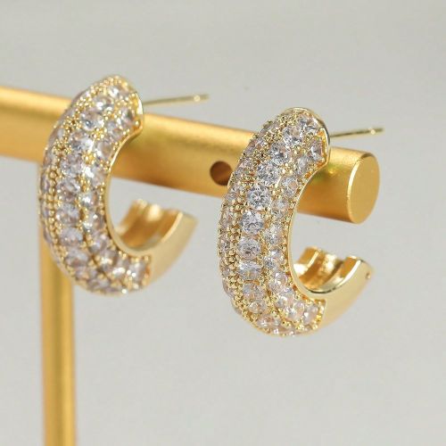 Paire De Boucles D'oreilles En Zircone Cubique Brillante, Design Simple En Forme De C, Légères Et Élégantes, Exquises, À Porter Lors Des Banquets - SHEIN - Modalova