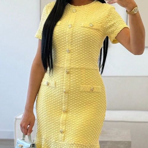Robes Unadoll, col rond, manches courtes, fausse poche, boutons, texture de tissu. Tenue d'enseignante convenant aux sorties, aux rendez-vous, aux voy - SHEIN - Modalova