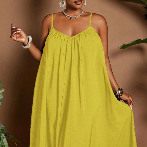 Robe longue ample d'étés grandes tailles, style décontracté vacances et quotidien. Couleur unie, bretelles spaghetti, épaules dénudées, froncé - SHEIN - Modalova