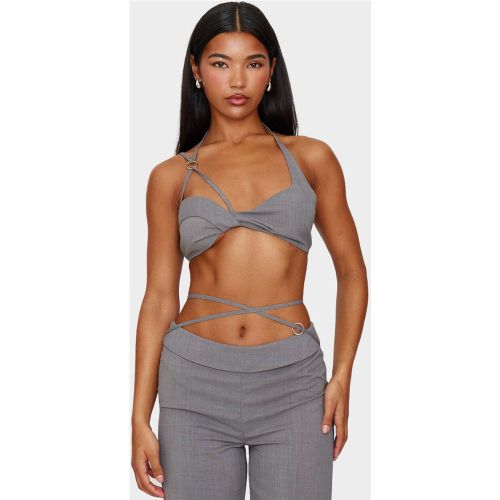Grey Brassière Ajustée Avec Détail Torsadé Au Buste | Taille 42 - PrettyLittleThing - Modalova