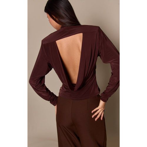Top Manche Longue Ample Dos Drapé Col Bénitier Slinky | Taille 42 - PrettyLittleThing - Modalova