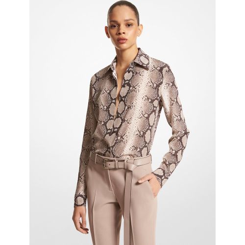 MK Chemise Hansen en crêpe de Chine de soie biologique à motif python - Michael Kors - MICHAEL KORS COLLECTION - Modalova