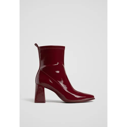 Bottines cloutées stradivarius online