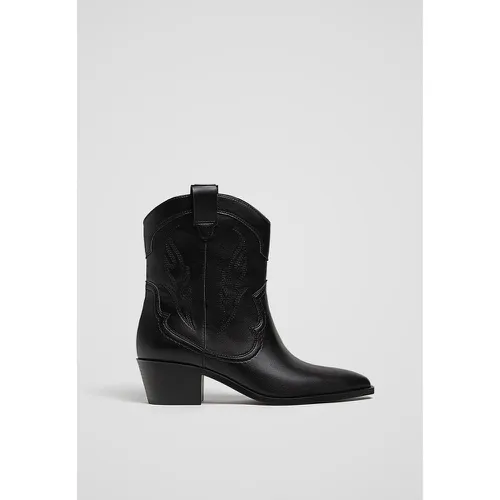 Bottines cowboy à talon et broderies 35 - Stradivarius - Modalova