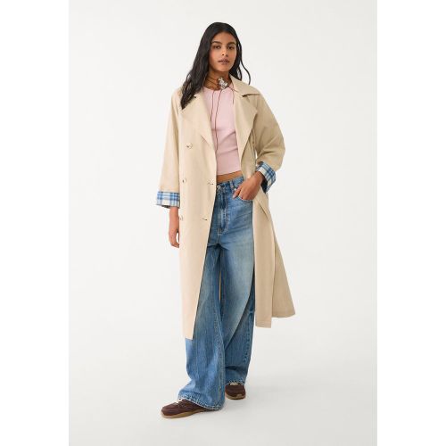 Trench long revers à carreaux XS - Stradivarius - Modalova