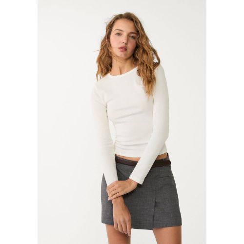 T-shirt à manches longues en maille côtelée Écru XS - Stradivarius - Modalova