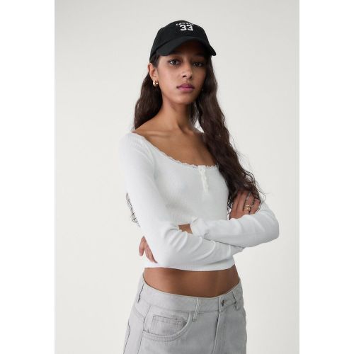 T-shirt col tunisien dentelle Écru XS - Stradivarius - Modalova