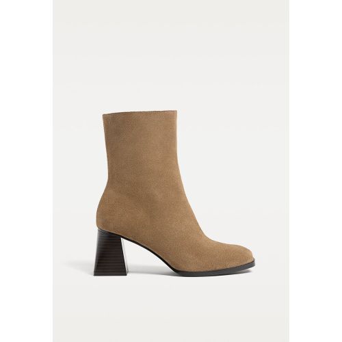 Bottines à talon en croûte de cuir 35 - Stradivarius - Modalova