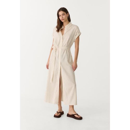 Robe midi chemise en lin à rayures Écru XS - Stradivarius - Modalova