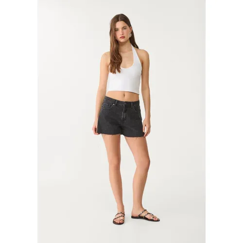 Short en denim brillant NOIR DÉSENCOLLÉ DÉLAVÉ 32 - Stradivarius - Modalova