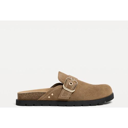 Sabots boucle croûte de cuir 35 - Stradivarius - Modalova