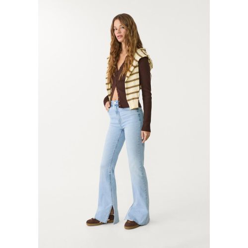 Jean flare slit DENIM BLEU MOYEN CLAIR DÉLAVÉ 32 - Stradivarius - Modalova