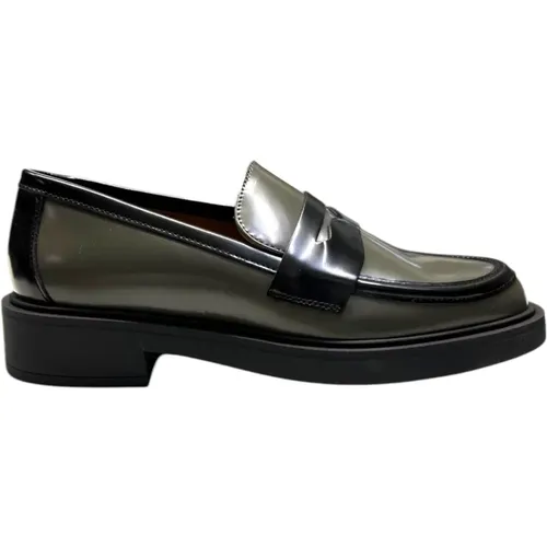 Shoes > Flats > Loafers - - Frau - Modalova