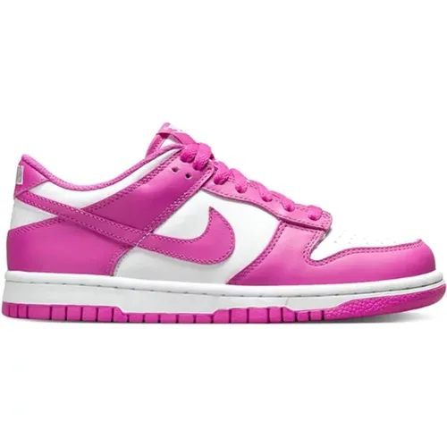 Nike - Shoes > Sneakers - Pink - Nike - Modalova