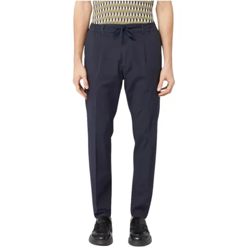 Trousers > Slim-fit Trousers - - Cruna - Modalova