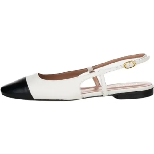 Shoes > Flats > Ballerinas - - Poche Paris - Modalova